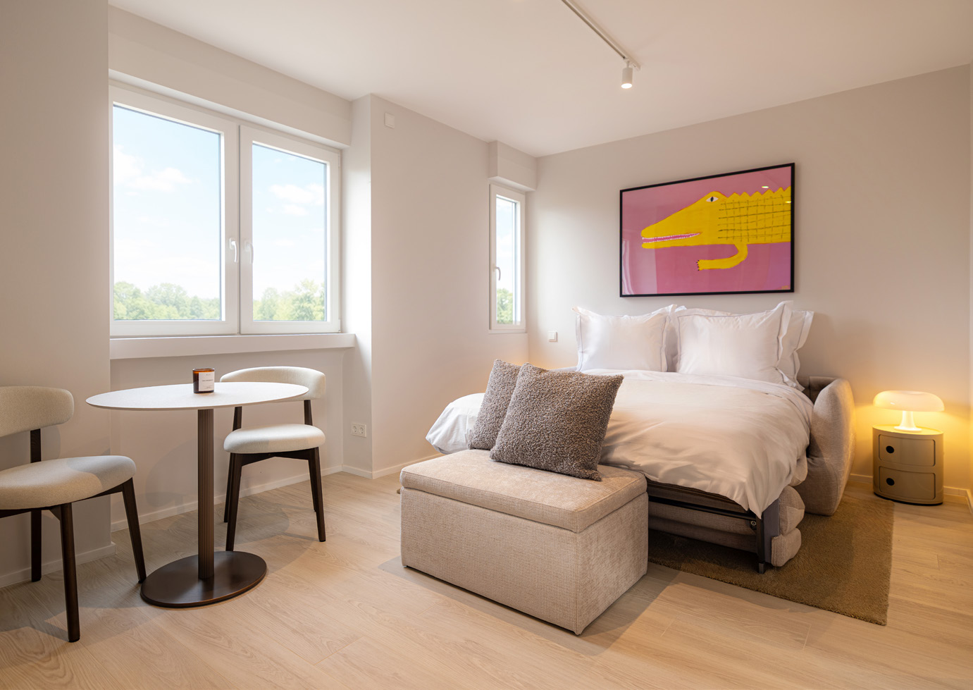 Studio 01 overview &acirc; living and kitchen area