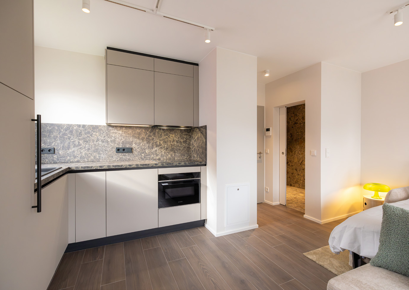 Studio 08 overview &acirc; living and dining area